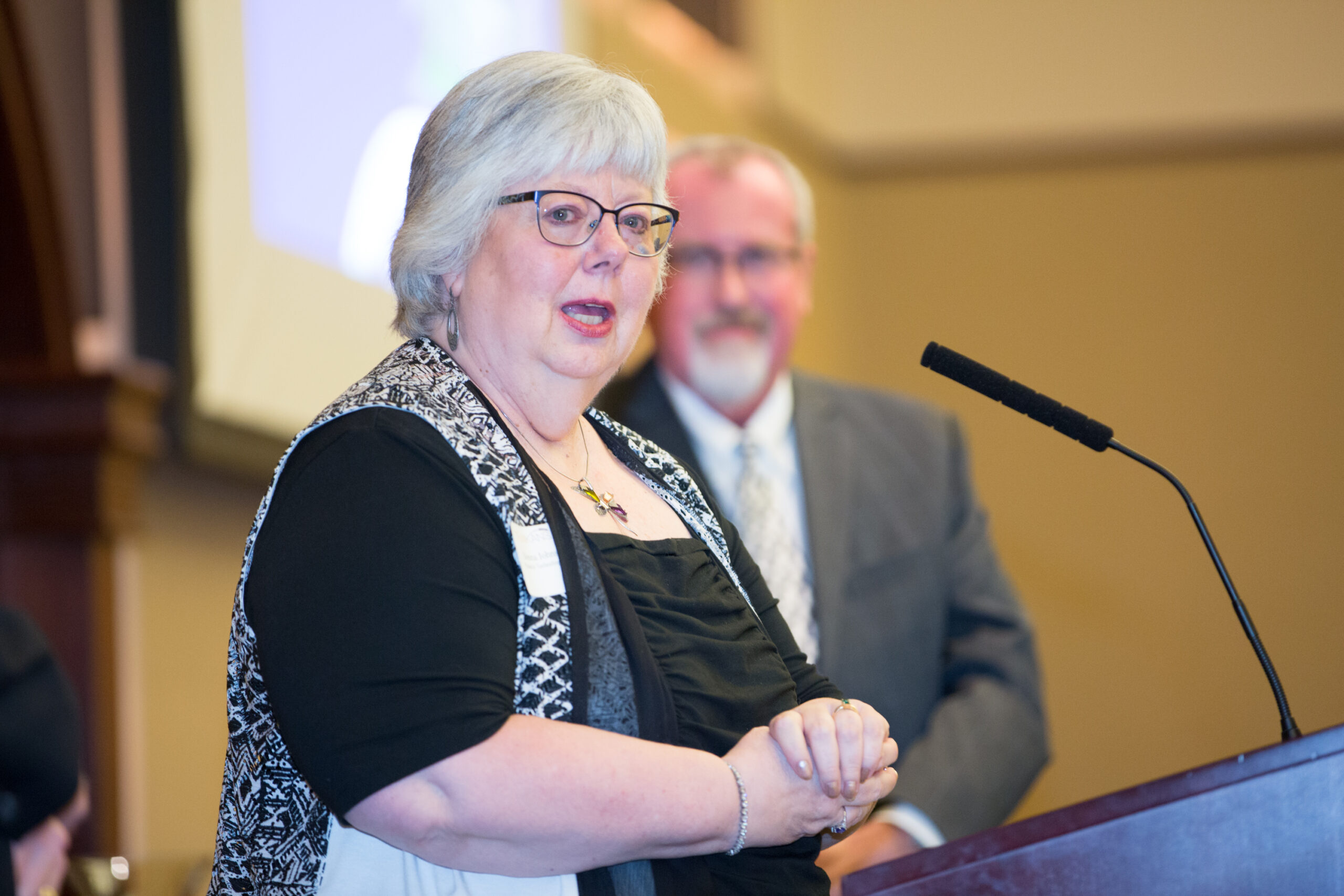 Governor Laura Kelly Celebrates Pinnacle Technology, 2019 Kansas Exporter of the Year